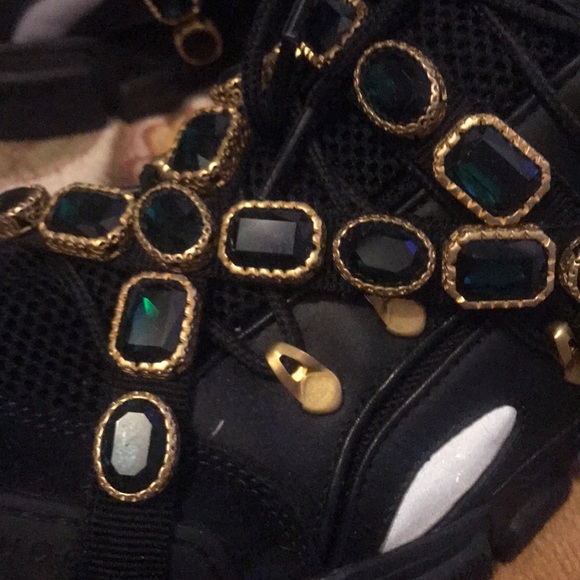 Gucci Jewel Shoes - Picture 2 of 3